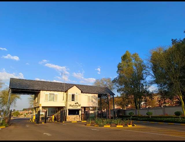 LAND FOR SALE IN MAGALIESBERG COUNTRY ESTATE